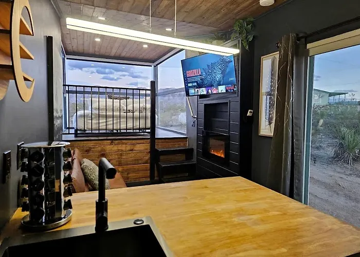 Arizona Adventure Awaits: Glamping Offering Exquisite Views Holiday home Meadview